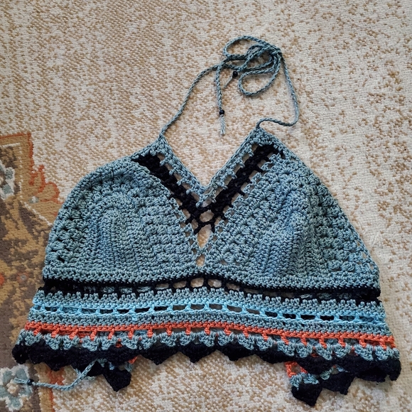 HANDCRAFTED Crochet Lace Up Halter Bralette Crop Top - Picture 6 of 9